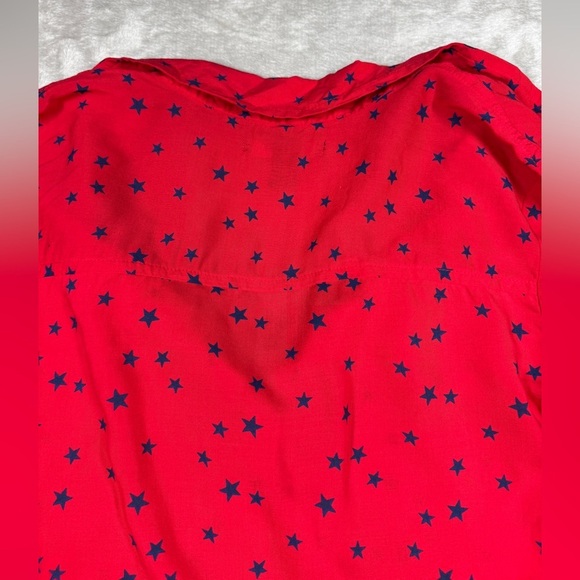 Old Navy Red Blue Stars Collared Buttoned Neckline Rolled Sleeves Blouse Top XS - Picture 10 of 14